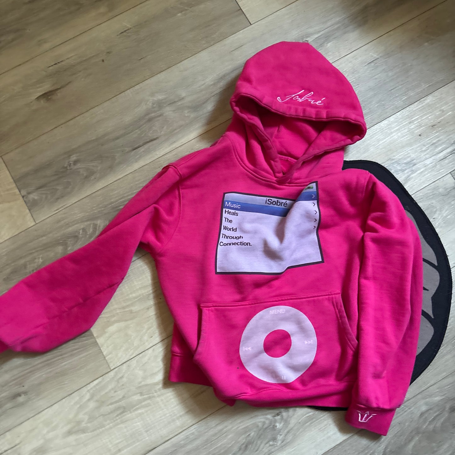 isobree pink hoodie