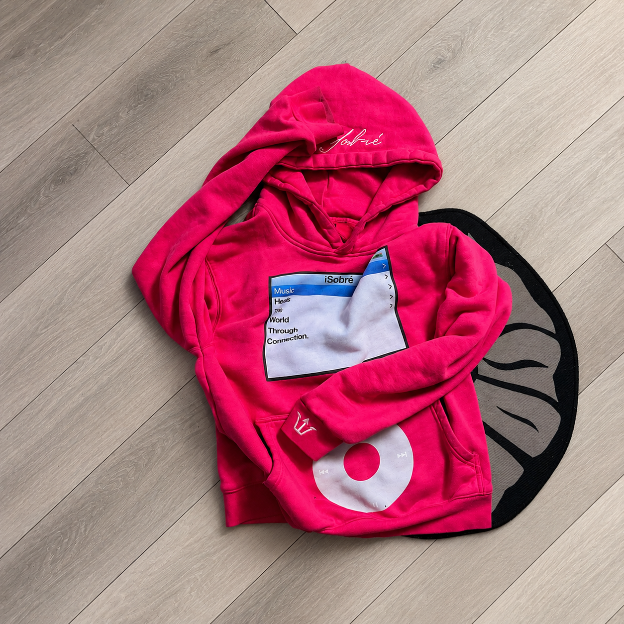 isobree pink hoodie